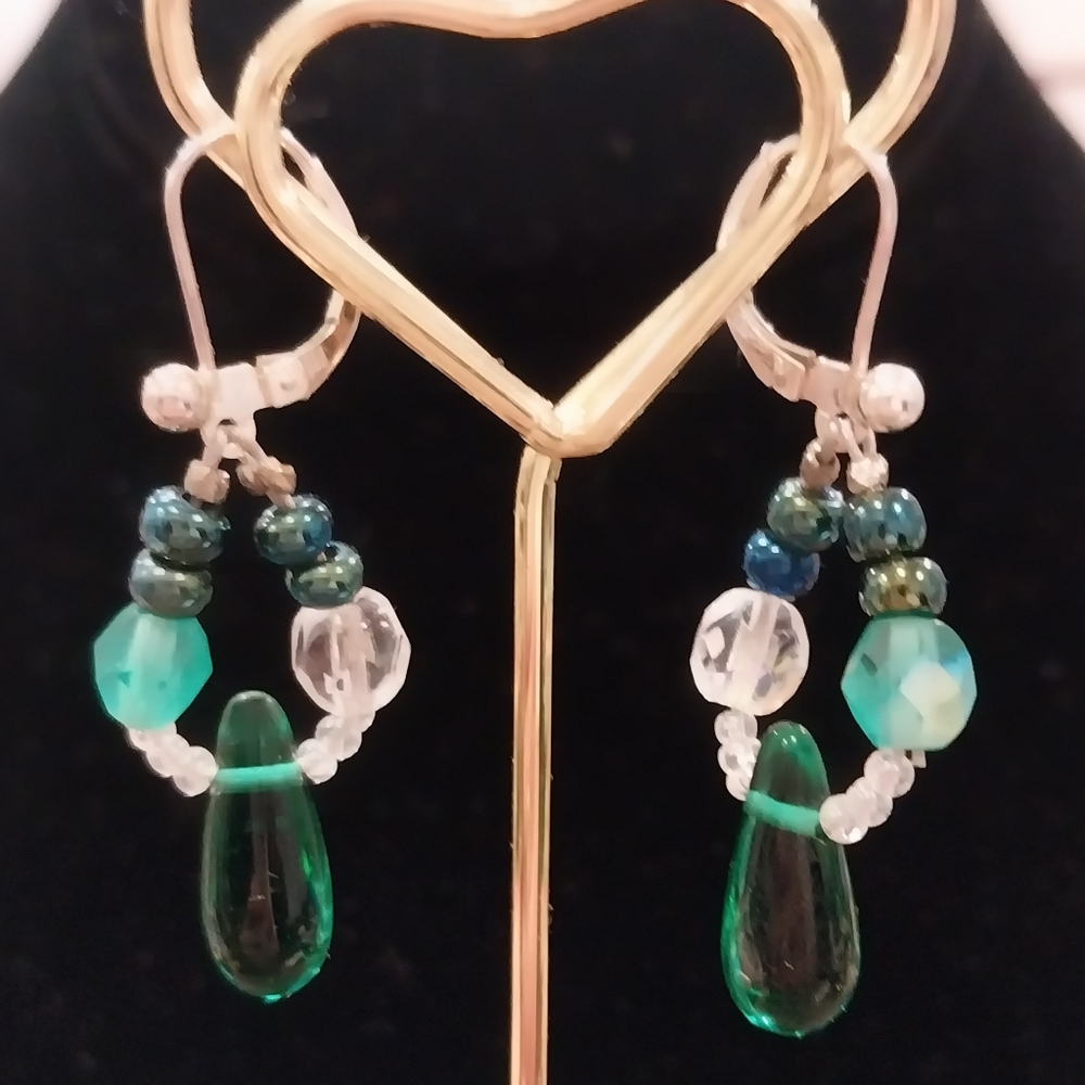 Green Glass Bead Necklace and Earrings Set Sterling Clasp - Picture 10 of 16